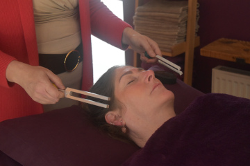 Carolyn sound and tuning fork reflexology